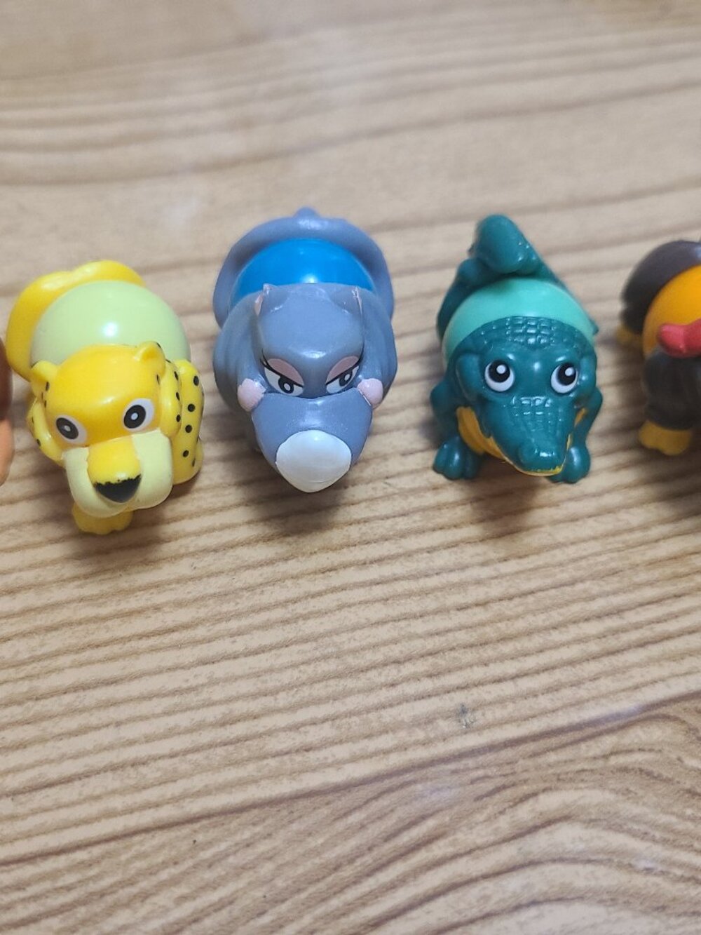 Mini animal figures lot (X5)